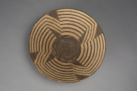 Pima%20artist%2C%20%3Cb%3E%3Ci%3E%20Basket%3C%2Fi%3E%3C%2Fb%3E%2C%201900%2F1920%2C%20willow%2C%20devil%27s%20claw%2C%20and%20grass%2C%20Gift%20of%20Mrs.%20Ferdinand%20C.%20Smith%20and%20Mr.%20L.%20Hawley%20Hoffman%2C%20no%20known%20copyright%20restrictions%2C%2043.1.83